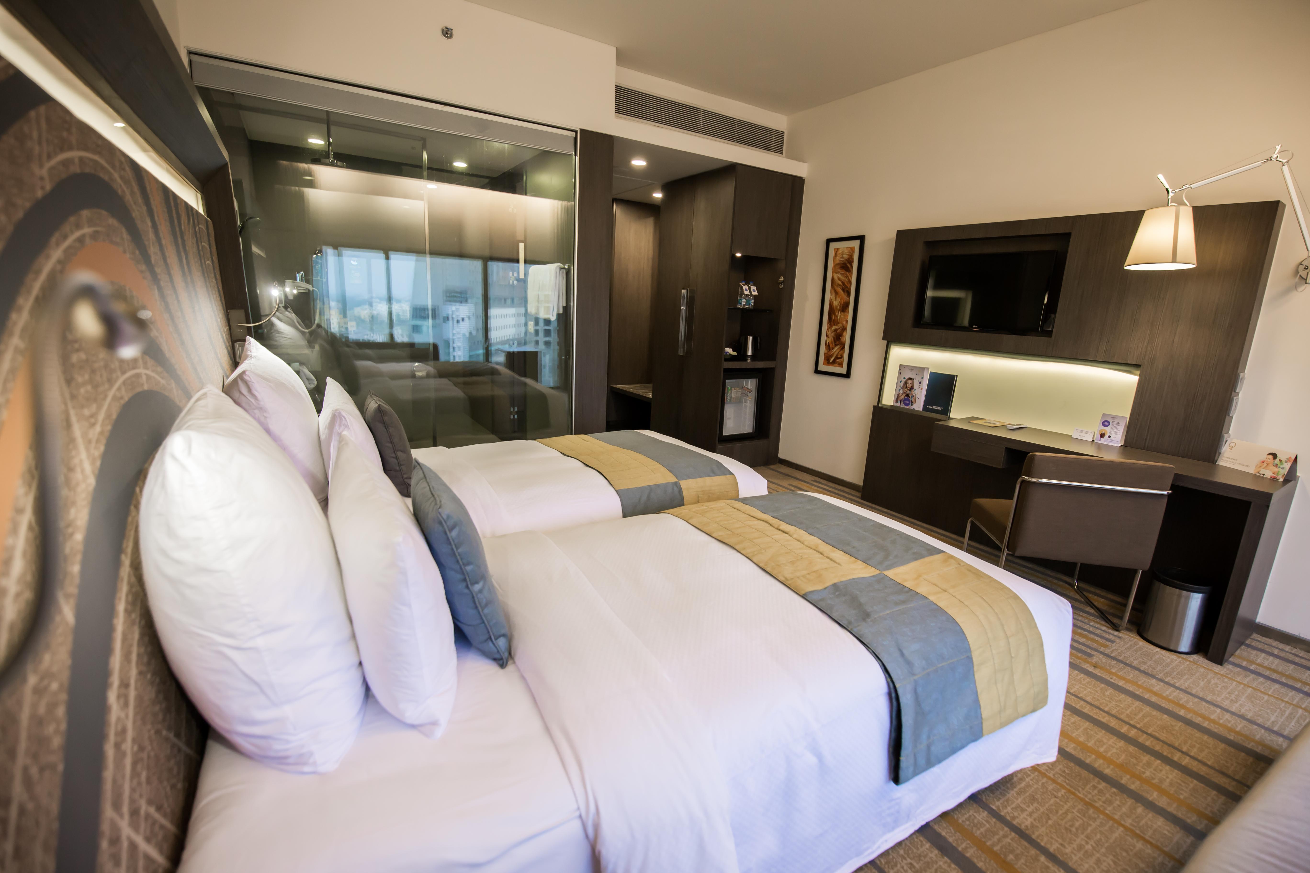 Novotel Kolkata Hotel And Residences Экстерьер фото A room at the hotel
