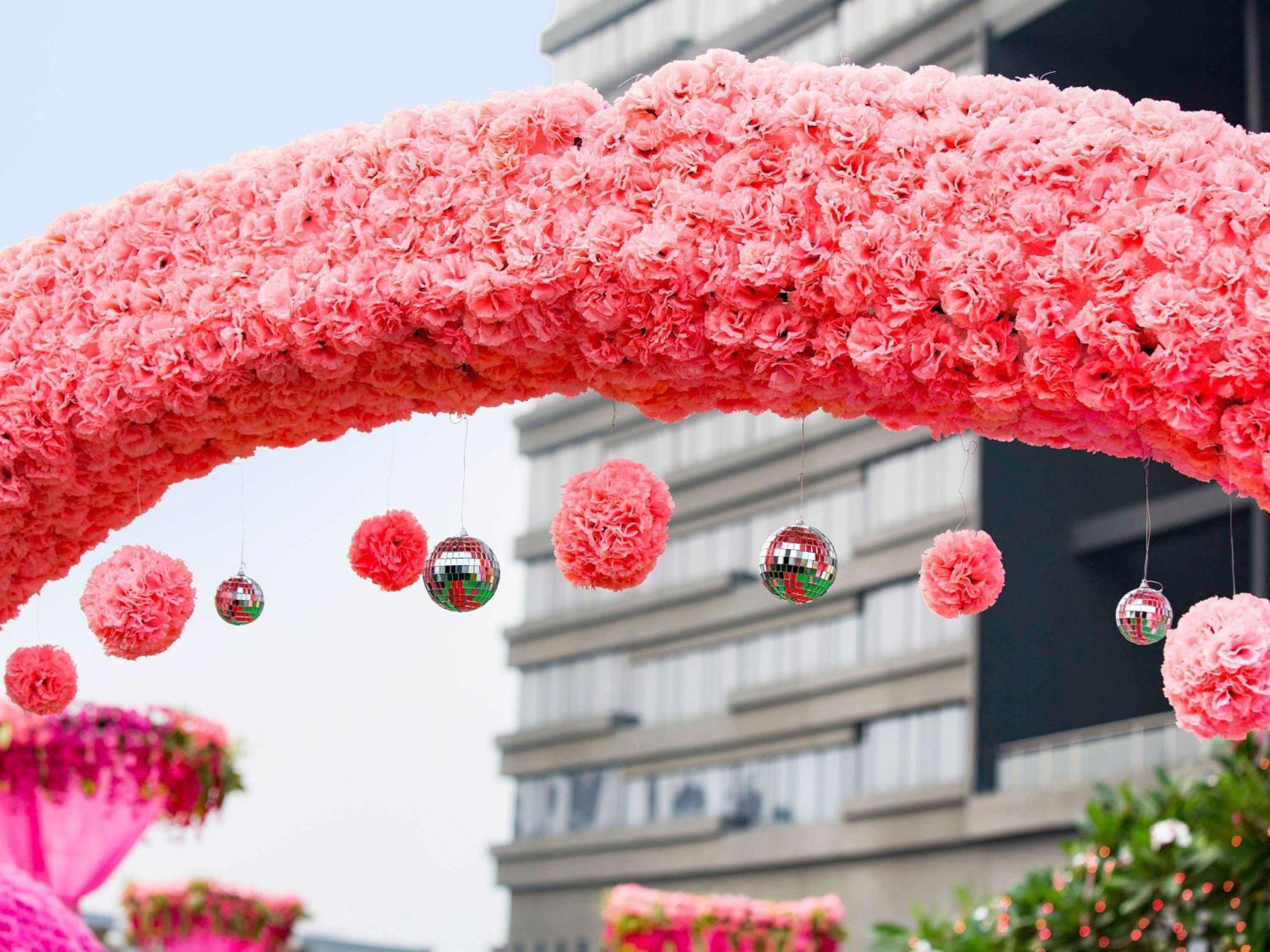 Novotel Kolkata Hotel And Residences Экстерьер фото Flower Festival in Japan