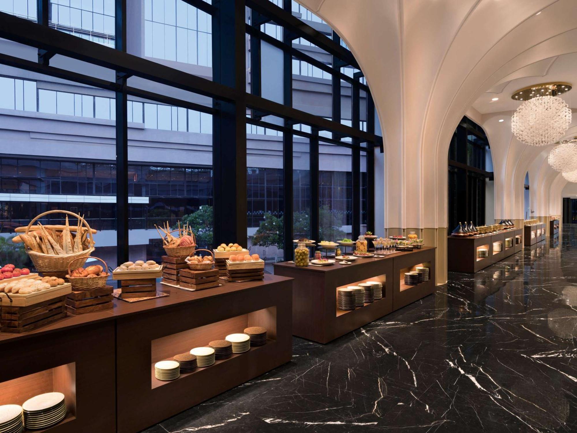 Novotel Kolkata Hotel And Residences Экстерьер фото The Lobby