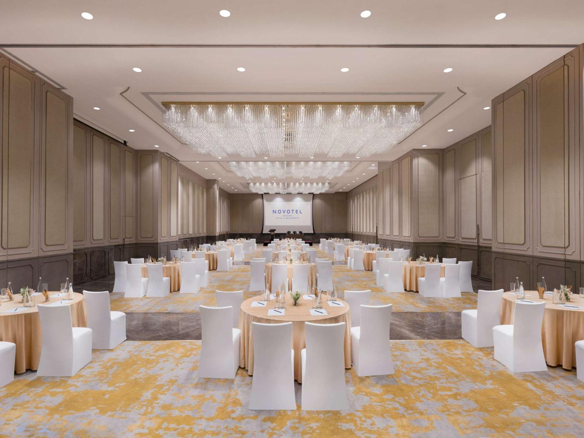 Novotel Kolkata Hotel And Residences Экстерьер фото The Grand Ballroom