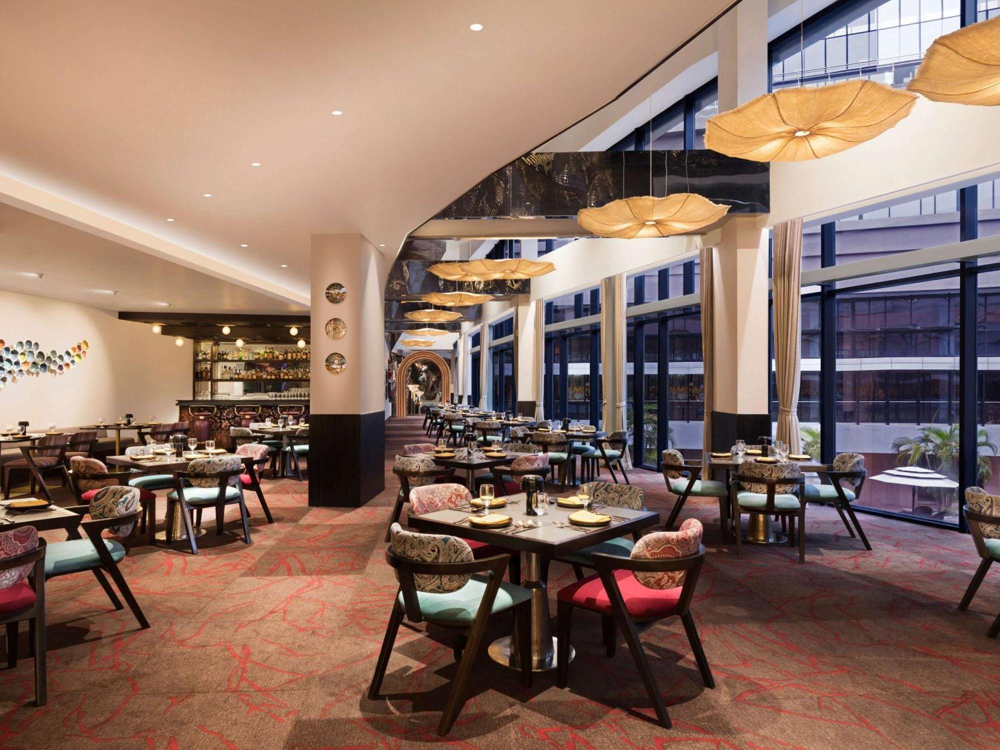 Novotel Kolkata Hotel And Residences Экстерьер фото The restaurant