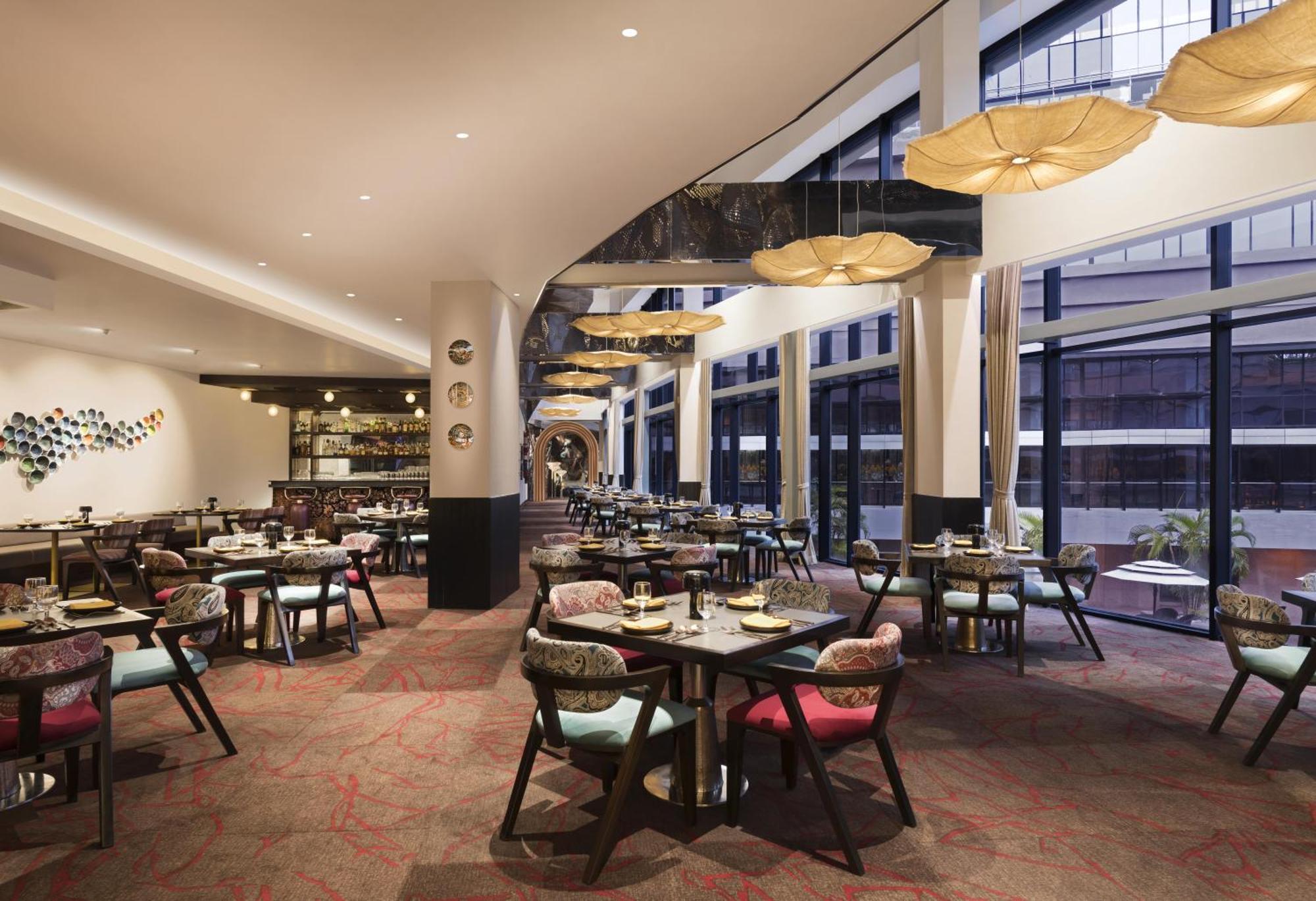 Novotel Kolkata Hotel And Residences Экстерьер фото The restaurant