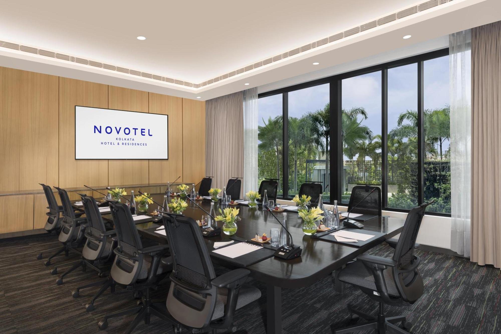 Novotel Kolkata Hotel And Residences Экстерьер фото Meeting room