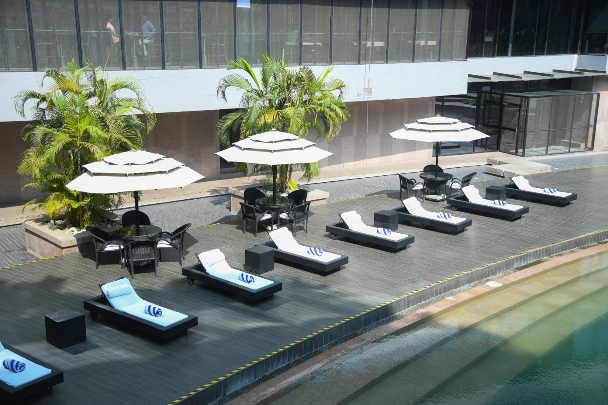 Novotel Kolkata Hotel And Residences Экстерьер фото