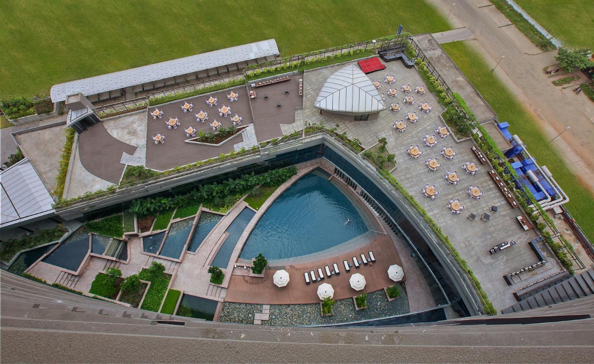 Novotel Kolkata Hotel And Residences Экстерьер фото